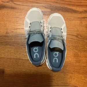 Women’s tan On Cloud Sneakers- Size 9